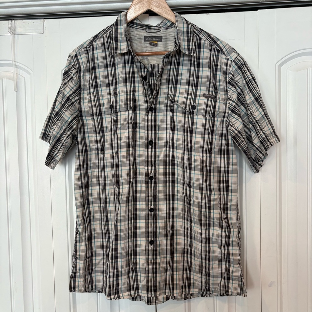 Eddie Bauer Cream & Black Plaid Short Sleeve Button Down Shirt Size‎ Medium
